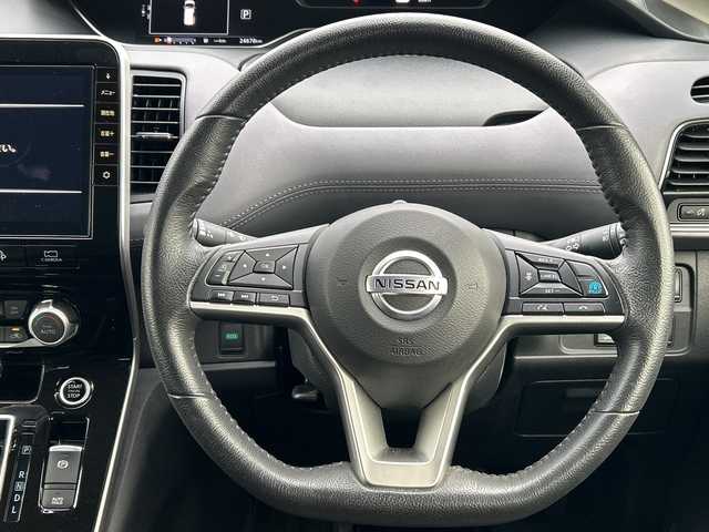 日産 セレナ ハイウェイスター V 千葉県 2020(令2)年 2.5万km ブリリアントシルバー 10型ナビ 全方位カメラ プロパイロット ドラレコ ETC 両側パワースライドドア ハンズフリーオートスライドドア フルセグ ブルーレイ パーキングアシスト 16AW LEDライト オートライト