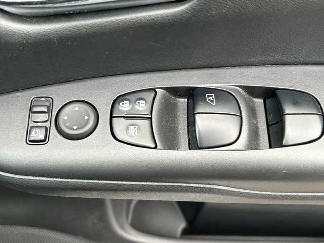 日産 セレナ ハイウェイスター V 千葉県 2020(令2)年 2.5万km ブリリアントシルバー 10型ナビ 全方位カメラ プロパイロット ドラレコ ETC 両側パワースライドドア ハンズフリーオートスライドドア フルセグ ブルーレイ パーキングアシスト 16AW LEDライト オートライト