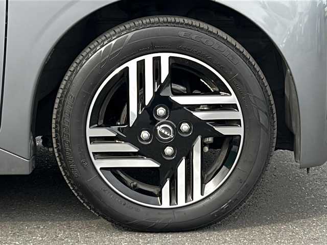 日産 ルークス ハイウェイスター X 千葉県 2024(令6)年 2.3万km チタニウムグレーメタリック 純正ナビ/Bluetooth搭載/フルセグTV/全方位カメラ/バックカメラ/フロントカメラ/サイドカメラ/AAC/片側パワースライドドア/純正14インチアルミホイール/純正フロアマット/LEDヘッドライト/オートライト/ビルトインETC/スマートキー