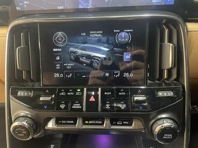 レクサス ＬＸ 600 熊本県 2023(令5)年 3.4万km グラファイトブラックガラスフレーク 禁煙車/サンルーフ/モデリスタエアロ（フロント・サイド・リア）/衝突被害軽減ブレーキ/レーンキープアシスト/純正ナビ/AM/FM/USB/フルセグTV/Bluetooth/AppleCarPlay/ レザーシート/パワーシートD/N/シートメモリー/シートヒーター全席/エアシート全席/全席独立オートエアコン/追従式クルーズコントロール/エアーサスペンション/ヘッドアップディスプレイ/ウッドコンビ本革巻きステアリング/指紋認証セキュリティー/ステアリングリモコン/パドルシフト/オートブレーキホールド/コンソールクールボックス/ブラインドスポットモニター/ステアリングヒーター/置くだけ充電/ビルトインETC2.0/床下透過機能/アンビエンスライト/MarkLevinsonスピーカー/TWS22インチアルミホイール/LEDヘッドライト/カーテンエアバッグ/トノカバー/スマートキー/スペアキー、カードキー/保証書/取扱説明書