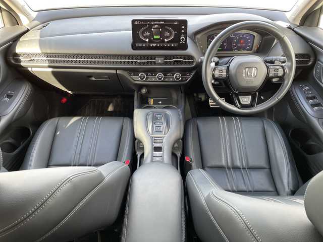 ホンダ ＺＲ－Ｖ ハイブリッド e:HEV Z 新潟県 2023(令5)年 2.2万km プラチナホワイトパール 4WD/純正9インチインターナビ/BT/USB/フルセグテレビ/全方位カメラ/ETC2.0/ドライブレコーダー/衝突被害軽減ブレーキ/レーンキープアシスト/レーダークルーズコントロール/革シート/パワーシート/シートヒーター/ステアリングヒーター/ステアリングスイッチ/パドルシフト/コーナーセンサー/パワーバックドア/BOSEスピーカー/スマートキー/プッシュスタート/LEDヘッドライト/オートライト/オートハイビーム/フォグランプ/純正18インチアルミホイール