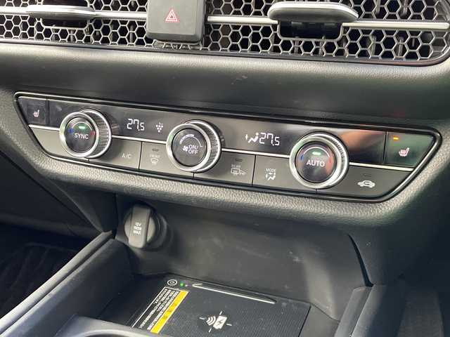 ホンダ ＺＲ－Ｖ ハイブリッド e:HEV Z 新潟県 2023(令5)年 2.2万km プラチナホワイトパール 4WD/純正9インチインターナビ/BT/USB/フルセグテレビ/全方位カメラ/ETC2.0/ドライブレコーダー/衝突被害軽減ブレーキ/レーンキープアシスト/レーダークルーズコントロール/革シート/パワーシート/シートヒーター/ステアリングヒーター/ステアリングスイッチ/パドルシフト/コーナーセンサー/パワーバックドア/BOSEスピーカー/スマートキー/プッシュスタート/LEDヘッドライト/オートライト/オートハイビーム/フォグランプ/純正18インチアルミホイール