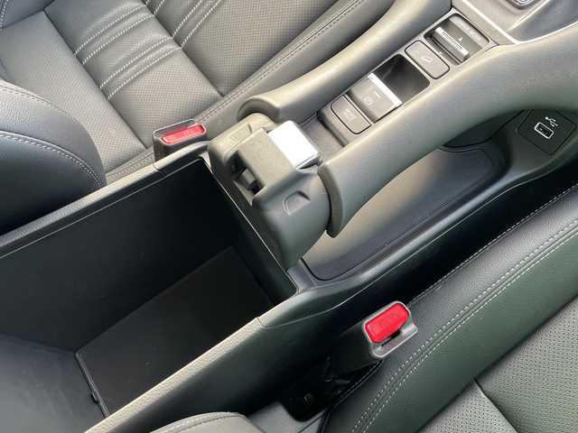 ホンダ ＺＲ－Ｖ ハイブリッド e:HEV Z 新潟県 2023(令5)年 2.2万km プラチナホワイトパール 4WD/純正9インチインターナビ/BT/USB/フルセグテレビ/全方位カメラ/ETC2.0/ドライブレコーダー/衝突被害軽減ブレーキ/レーンキープアシスト/レーダークルーズコントロール/革シート/パワーシート/シートヒーター/ステアリングヒーター/ステアリングスイッチ/パドルシフト/コーナーセンサー/パワーバックドア/BOSEスピーカー/スマートキー/プッシュスタート/LEDヘッドライト/オートライト/オートハイビーム/フォグランプ/純正18インチアルミホイール