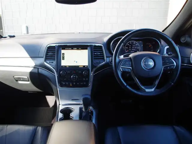 クライスラー・ジープ ジープ グランドチェロキー スターリングエディション 埼玉県 2018(平30)年 6.9万km ダイヤモンドブラッククリスタル 125/110台限定車/ブラックレザーシート/アダプティブクルーズコントロール/デュアルペインパノラミックサンルーフ/CarPlay /ブラインドスポットモニタ- /バック/フロント/左サイドカメラ/Uconnectナビ /ETC /フルセグTV /専用20インチAW /シルバ-ル-フレ-ル/シートヒーター/ステアリングヒーター/エアサス