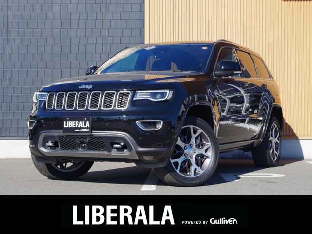 クライスラー・ジープ ジープ グランドチェロキー スターリングエディション 埼玉県 2018(平30)年 6.9万km ダイヤモンドブラッククリスタル 125/110台限定車/ブラックレザーシート/アダプティブクルーズコントロール/デュアルペインパノラミックサンルーフ/CarPlay /ブラインドスポットモニタ- /バック/フロント/左サイドカメラ/Uconnectナビ /ETC /フルセグTV /専用20インチAW /シルバ-ル-フレ-ル/シートヒーター/ステアリングヒーター/エアサス