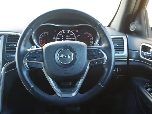 クライスラー・ジープ ジープ グランドチェロキー スターリングエディション 埼玉県 2018(平30)年 6.9万km ダイヤモンドブラッククリスタル 125/110台限定車/ブラックレザーシート/アダプティブクルーズコントロール/デュアルペインパノラミックサンルーフ/CarPlay /ブラインドスポットモニタ- /バック/フロント/左サイドカメラ/Uconnectナビ /ETC /フルセグTV /専用20インチAW /シルバ-ル-フレ-ル/シートヒーター/ステアリングヒーター/エアサス