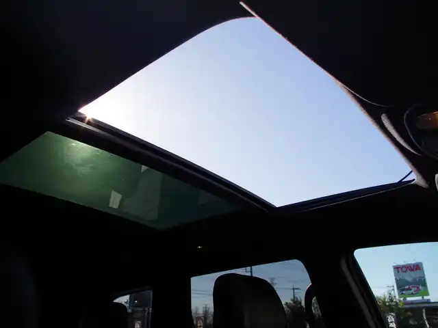 クライスラー・ジープ ジープ グランドチェロキー スターリングエディション 埼玉県 2018(平30)年 6.9万km ダイヤモンドブラッククリスタル 125/110台限定車/ブラックレザーシート/アダプティブクルーズコントロール/デュアルペインパノラミックサンルーフ/CarPlay /ブラインドスポットモニタ- /バック/フロント/左サイドカメラ/Uconnectナビ /ETC /フルセグTV /専用20インチAW /シルバ-ル-フレ-ル/シートヒーター/ステアリングヒーター/エアサス