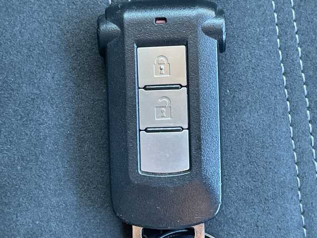 三菱 デリカＤ：５ ジャスパー 茨城県 2018(平30)年 9.4万km ディープシーグリーンメタリック/アイガーグレーメタリック アルパイン製ナビ　/-BT/AM/FM/CD/iPod/アルパイン製フリップダウンモニター　/両側パワースライドドア　/バックカメラ　/クルーズコントロール　/ハーフレザーシート　/D席N席シートヒーター　/D席パワーシート/ドライブレコーダー前後　/パドルシフト　/プッシュスタート　