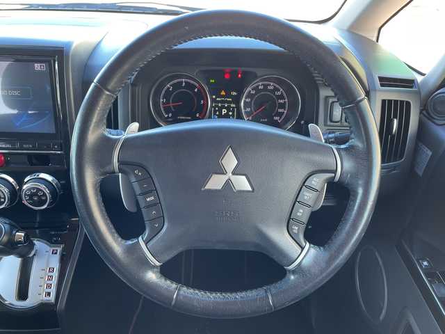 三菱 デリカＤ：５ ジャスパー 茨城県 2018(平30)年 9.4万km ディープシーグリーンメタリック/アイガーグレーメタリック アルパイン製ナビ　/-BT/AM/FM/CD/iPod/アルパイン製フリップダウンモニター　/両側パワースライドドア　/バックカメラ　/クルーズコントロール　/ハーフレザーシート　/D席N席シートヒーター　/D席パワーシート/ドライブレコーダー前後　/パドルシフト　/プッシュスタート　