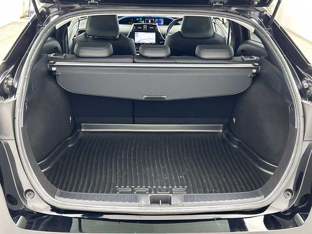 トヨタ プリウス A ツーリングセレクション 三重県 2017(平29)年 5.1万km アティチュードブラックマイカ /禁煙車　//純正９型ナビ　//シートヒーター　//ドラレコ　//ＢＳＭ　//ヘッドアップディスプレイ　//合皮レザーシート　//パーキングアシスト　//クリアランスソナー　//フルセグＴＶ　//ＬＥＤライト　//レーダークルーズコントロール//オートハイビーム//フロント・リア純正スポイラー//スペアキー