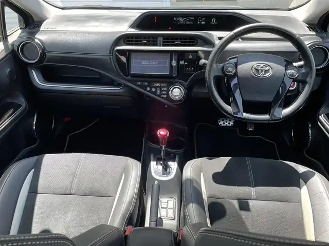 トヨタ アクア G G’s 福島県 2014(平26)年 10.6万km グレーメタリック (株)IDOMが運営する【じしゃロン福島店】の自社ローン専用車両になります。こちらは現金またはオートローンご利用時の価格です。自社ローンご希望の方は別途その旨お申付け下さい/純正SDナビ/フルセグテレビ/ステアリングリモコン/革巻きステアリング/ドアバイザー/バックカメラ/ETC/シートヒーター/LED/ECOモード/フォグライト