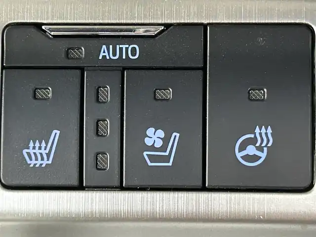 トヨタ ランドクルーザー ZX 宮城県 2018(平30)年 3.6万km ホワイトパールクリスタルシャイン 純正メーカーオプションナビ/（AM/FM/CD/DVD/BT/SD/USB/AUX）/サンルーフ/1列目、２列目シートヒーター/前席シートエアコン/レーダークルーズコントロール/前方ドライブレコーダー/（HDR-352GH）/バックカメラ/ETC2.0/M’s speedエアロ/M’s speedマフラー/M’s speed22インチアルミホイール/社外アクティブサスコントローラー/オートライト/AHB/ドアバイザー