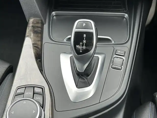 ＢＭＷ ４２０ｉ 愛知県 2016(平28)年 7.2万km 黒 純正ナビ/革シート/シートヒーター/バックカメラ/ＣＤ/ＤＶＤ/ＢＴ/ＵＳＢ・ＡＵＸ/Ｄ・Ｎ席パワーシート/Ｄ席シートメモリー/プッシュスタート/衝突軽減/車線逸脱/パドルシフト/スペアキーあり