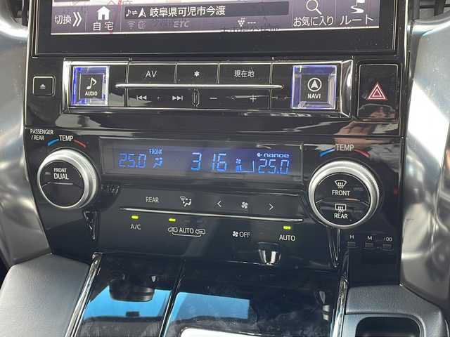 トヨタ アルファード S Cパッケージ 岐阜県 2019(令1)年 10.6万km ブラック 登録時走行距離105538km/純正１１型ＳＤナビ　/フルセグテレビ　/サンルーフ　/両側電動ドア　/エグゼクティブ仕様/デジタルインナーミラー　/純正後席用モニター12.8型　/バックカメラ　/コーナーセンサー前後　/ＬＥＤヘッドライト　/レーダークルーズ　/ビルトインＥＴＣ/電動リアゲート/LEDヘッドライト/パワーシート全席/スマートキー/プッシュスタート/パワーステアリング/パワーウィンドウ/ステアリングヒーター/エアコンWAC/Blue tooth接続/CD・DVD可/SDミュージックサーバー/オットマン助手席・後部座席/ドライブレコーダー前後/社外フロアマット/レザーシート全席/シートヒーター前席/エアシート前席/純正18アルミホイール/ABS/横滑り防止装置/盗難防止装置/オートライト/オートマチックハイビーム/エアバッグW＋サイド/衝突被害軽減システム/カーテンエアバッグ/ウィンカーミラー