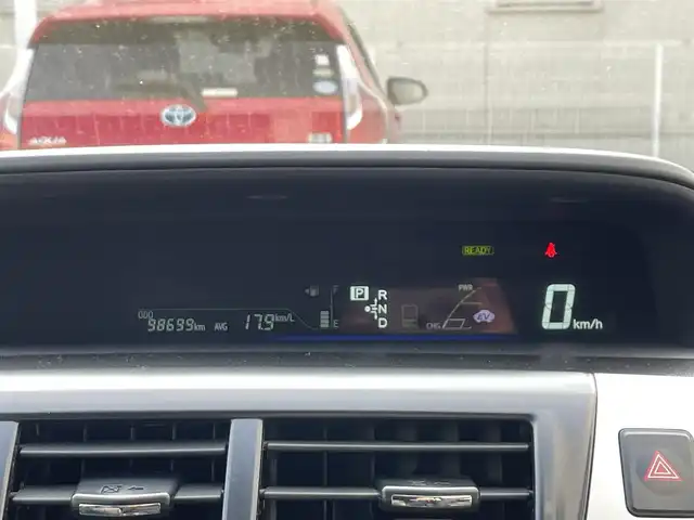 トヨタ プリウス α S 三重県 2013(平25)年 9.9万km ホワイトパールクリスタルシャイン (株)IDOMが運営する【じしゃロン四日市店】の自社ローン専用車両になります。こちらは現金またはオートローンご利用時の価格です。自社ローンご希望の方は別途その旨お申付け下さい/純正メモリナビ/バックカメラ/ETC/ステアリングスイッチ/電動格納ウィンカーミラー/全席シートカバー/オートエアコン/エンジンプッシュスタート/スマートキー