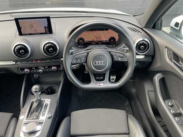 アウディ Ａ３ SB 30TFSI スポーツ 三重県 2020(令2)年 3.5万km グレイシアホワイトメタリック バーチャルCP　/専用半革シート　/カープレイ　/シートヒーター　/パワーシート　/LEDヘッドライト　/純正18インチアルミ　/MMIナビ　/バックカメラ　/Bluetooth　/ETC　/DVD再生　/アシスタンスパッケージ