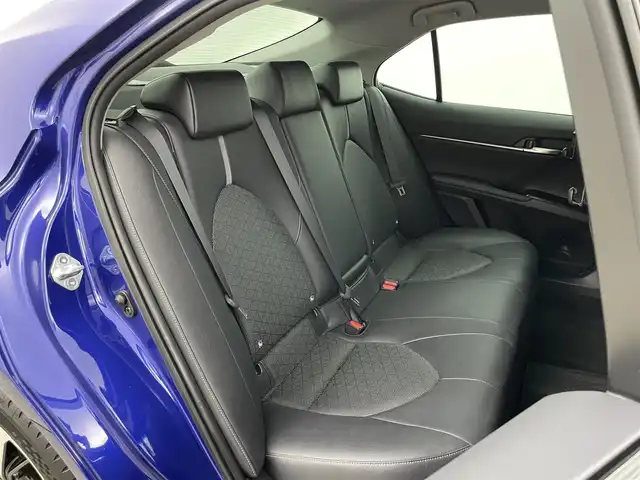 トヨタ カムリ WSレザーパッケージ 岡山県 2019(令1)年 1.7万km ダークブルーマイカM ワンオーナー	/JBLプレミアムサウンドシステム/純正8インチディスプレイオーディオ	/【ナビ/フルセグ/Bluetooth】	/バックカメラ/追従型クルーズコントロール	/オートハイビーム	/LEDヘッドライト（AUTO機能付き）	/ビルトインETC	/前席シートヒーター/前席パワーシート	/運転席パワーシート/パワーバックドア	/衝突軽減ブレーキシステム	/車線逸脱防止システム	/横滑り防止装置	/ブラインドスポットモニター/踏み間違い防止/社外ドライブレコーダー（前後）	/純正18インチアルミ	/コーナーセンサー（前後）	/純正フロアマット	/ステアリングスイッチ/ヘッドアップディスプレイ/シートリフター/ウィンカーミラー/ドアバイザー		/プッシュスタート	/スマートキー×2	/エンジンスターター