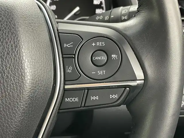 トヨタ カムリ WSレザーパッケージ 岡山県 2019(令1)年 1.7万km ダークブルーマイカM ワンオーナー	/JBLプレミアムサウンドシステム/純正8インチディスプレイオーディオ	/【ナビ/フルセグ/Bluetooth】	/バックカメラ/追従型クルーズコントロール	/オートハイビーム	/LEDヘッドライト（AUTO機能付き）	/ビルトインETC	/前席シートヒーター/前席パワーシート	/運転席パワーシート/パワーバックドア	/衝突軽減ブレーキシステム	/車線逸脱防止システム	/横滑り防止装置	/ブラインドスポットモニター/踏み間違い防止/社外ドライブレコーダー（前後）	/純正18インチアルミ	/コーナーセンサー（前後）	/純正フロアマット	/ステアリングスイッチ/ヘッドアップディスプレイ/シートリフター/ウィンカーミラー/ドアバイザー		/プッシュスタート	/スマートキー×2	/エンジンスターター