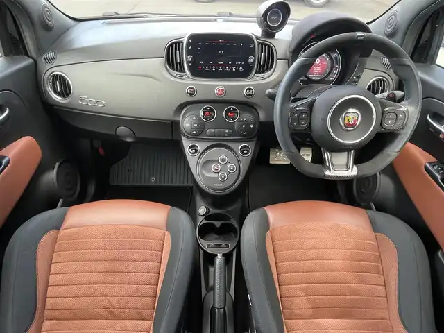 アバルト ５９５ コンペティツィオーネ 埼玉県 2020(令2)年 4万km 黒 ブラウンレザーシート/Ａｐｐｌｅ　Ｃａｒ　Ｐｌａｙ/純正ディスプレイオーディオ/クリアランスソナー/純正１７インチアルミホイール/ＨＩＤヘッドライト/ＥＴＣ