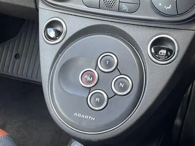 アバルト ５９５ コンペティツィオーネ 埼玉県 2020(令2)年 4万km 黒 ブラウンレザーシート/Ａｐｐｌｅ　Ｃａｒ　Ｐｌａｙ/純正ディスプレイオーディオ/クリアランスソナー/純正１７インチアルミホイール/ＨＩＤヘッドライト/ＥＴＣ