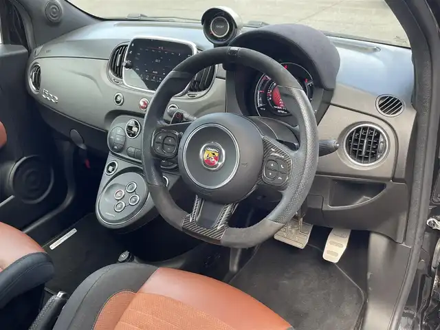 アバルト ５９５ コンペティツィオーネ 埼玉県 2020(令2)年 4万km 黒 ブラウンレザーシート/Ａｐｐｌｅ　Ｃａｒ　Ｐｌａｙ/純正ディスプレイオーディオ/クリアランスソナー/純正１７インチアルミホイール/ＨＩＤヘッドライト/ＥＴＣ