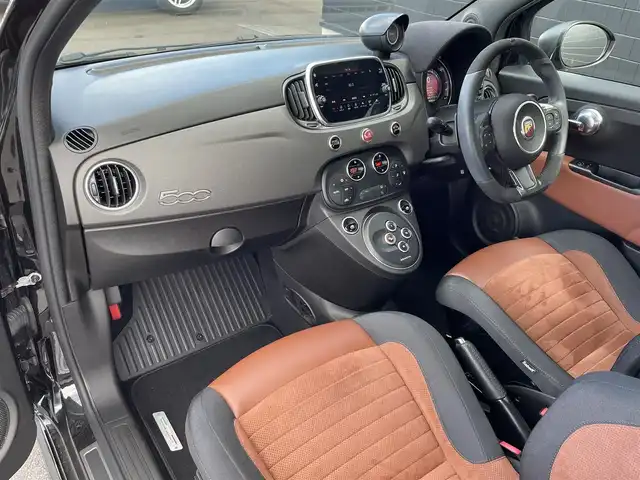 アバルト ５９５ コンペティツィオーネ 埼玉県 2020(令2)年 4万km 黒 ブラウンレザーシート/Ａｐｐｌｅ　Ｃａｒ　Ｐｌａｙ/純正ディスプレイオーディオ/クリアランスソナー/純正１７インチアルミホイール/ＨＩＤヘッドライト/ＥＴＣ