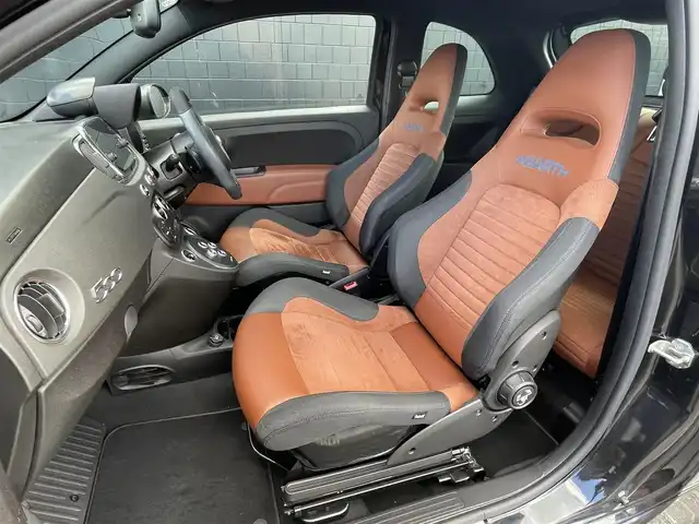 アバルト ５９５ コンペティツィオーネ 埼玉県 2020(令2)年 4万km 黒 ブラウンレザーシート/Ａｐｐｌｅ　Ｃａｒ　Ｐｌａｙ/純正ディスプレイオーディオ/クリアランスソナー/純正１７インチアルミホイール/ＨＩＤヘッドライト/ＥＴＣ