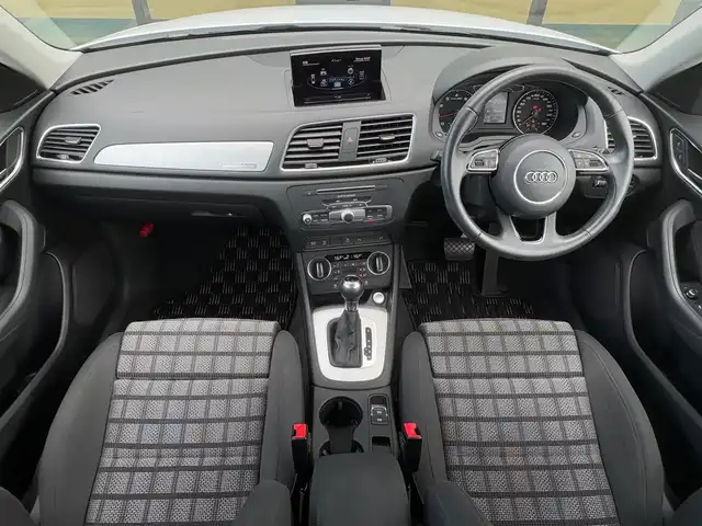アウディ Ｑ３ 2．0 TFSI クワトロ 180PS 石川県 2016(平28)年 1.7万km パール 純正ナビ/フルセグ/Ｂｌｕｅｔｏｏｔｈ/バックカメラ/クリアランスソナー/ヒルディセントコントロール/アイドリングストップ/純正１７ｉｎｃＡＷ/オートライト/キセノンライト/電動サイドブレーキ