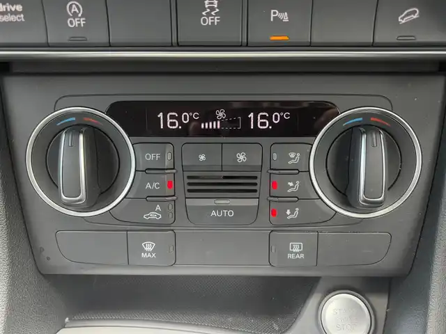 アウディ Ｑ３ 2．0 TFSI クワトロ 180PS 石川県 2016(平28)年 1.7万km パール 純正ナビ/フルセグ/Ｂｌｕｅｔｏｏｔｈ/バックカメラ/クリアランスソナー/ヒルディセントコントロール/アイドリングストップ/純正１７ｉｎｃＡＷ/オートライト/キセノンライト/電動サイドブレーキ