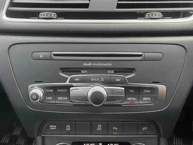 アウディ Ｑ３ 2．0 TFSI クワトロ 180PS 石川県 2016(平28)年 1.7万km パール 純正ナビ/フルセグ/Ｂｌｕｅｔｏｏｔｈ/バックカメラ/クリアランスソナー/ヒルディセントコントロール/アイドリングストップ/純正１７ｉｎｃＡＷ/オートライト/キセノンライト/電動サイドブレーキ