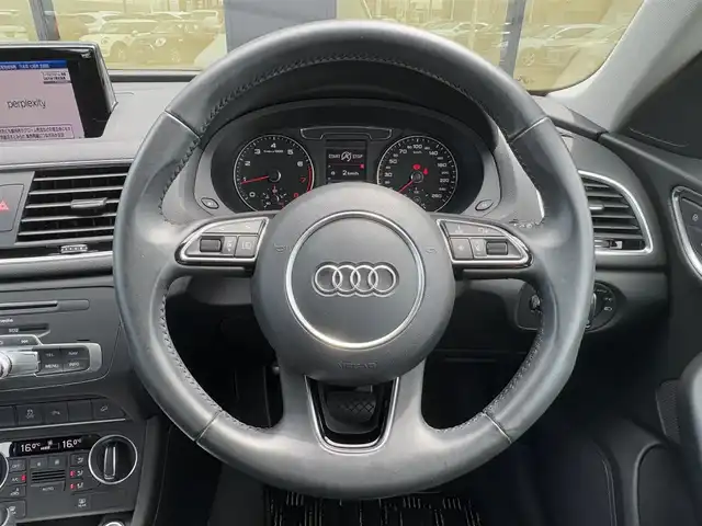アウディ Ｑ３ 2．0 TFSI クワトロ 180PS 石川県 2016(平28)年 1.7万km グレイシアホワイトメタリック ワンオーナー車/純正ナビ・バックモニター/ETC車載器/純正17インチアルミホイール