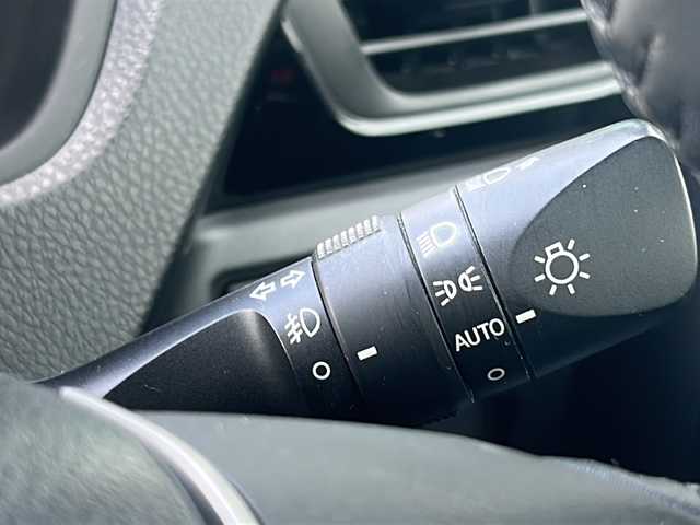 トヨタ エスクァイア Gi 福岡県 2018(平30)年 6.1万km スパークリングブラックパールクリスタルシャイン ・ALPINE9インチナビ/-BT/フルセグTV/CD/DVD/SD/FM/AM/・バックカメラ/・ALPINE10.1インチフリップダウンモニター/・ドラレコ/・ETC/・シートヒーター/・コーナーセンサー/・衝突軽減ブレーキ/・オートライト/・オートハイビーム/・車線逸脱警報/・クルーズコントロール/・アイドリングストップ/・LEDヘッドライト/・両側パワースライドドア/・純正アルミ15インチ/・純正フロアマット