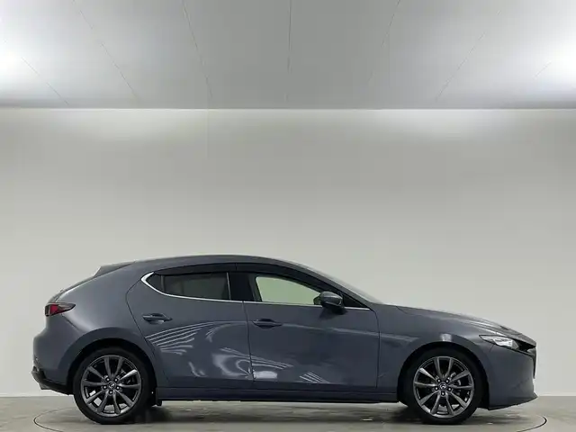 マツダ マツダ３ファストバック 15S ツーリング 埼玉県 2019(令1)年 4万km ポリメタルグレーM 純正ナビ　フルセグＴＶ 全方位カメラ　ＢＳＭ　ＨＵＤ　ＬＥＤヘッドライト　ＥＴＣ　ドライブレコーダー　追従走行　ＭＴモード付ＡＴ　CD/DVD　Bluetooth　オートハイビーム　衝突軽減　純正フロアマット　