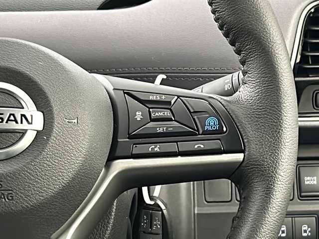日産 セレナ e－パワー ハイウェイスター V 岐阜県 2021(令3)年 3.5万km ブリリアントホワイトパール 純正9インチナビ/CD/DVD/Bluetooth/AM/FM/フルセグTV/両側パワースライドドア/デジタルインナーミラー/プロパイロット/ブラインドスポットモニター/アラウンドビューモニター/レーンキープアシスト/コーナーセンサー/オートLEDヘッドライト/純正15インチアルミホイール/純正フロアマット/純正ドアバイザー