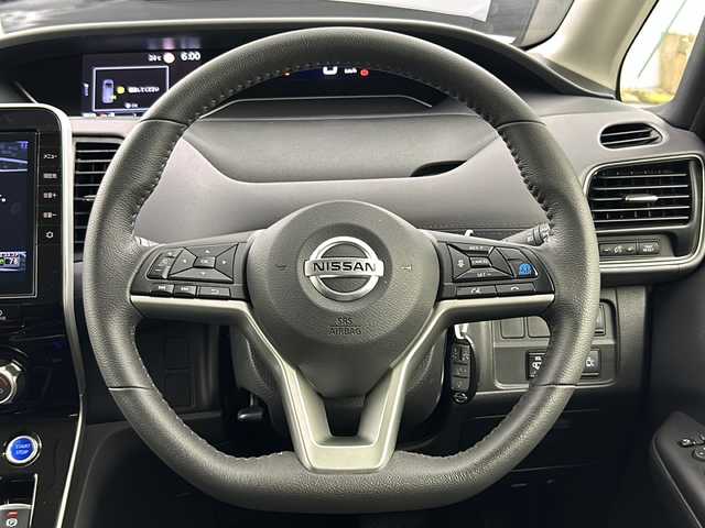 日産 セレナ e－パワー ハイウェイスター V 岐阜県 2021(令3)年 3.5万km ブリリアントホワイトパール 純正9インチナビ/CD/DVD/Bluetooth/AM/FM/フルセグTV/両側パワースライドドア/デジタルインナーミラー/プロパイロット/ブラインドスポットモニター/アラウンドビューモニター/レーンキープアシスト/コーナーセンサー/オートLEDヘッドライト/純正15インチアルミホイール/純正フロアマット/純正ドアバイザー