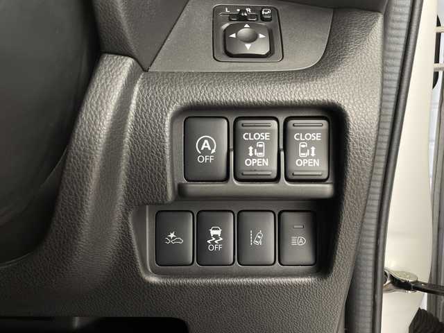 日産 デイズ ルークス HWS X Vセレクション 鹿児島県 2018(平30)年 2.3万km ホワイトパール 純正SDナビ/（AM/FM/CD/DVD/Bluetooth）/フルセグテレビ/アラウンドビューモニター/両側パワースライドドア /エマージェンシーブレーキ/オートマチックハイビーム/アイドリングストップ/純正フロアマット/純正AW15インチ/ハーフレザーシート/禁煙車/スマートキー /LEDヘッドライト