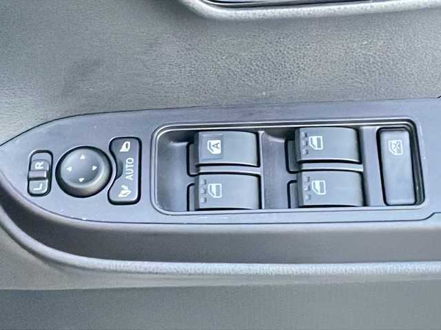 ダイハツ タント カスタム X 山口県 2023(令5)年 2.5万km シャイニングホワイトパール 純正9インチディスプレイオーディオ/・Bluetooth接続/・Apple CarPlay/Android　Auto/・フルセグテレビ/バックカメラ/ビルトインETC/ドライブレコーダー/スマートアシスト/・衝突警報機能/・誤発進抑制制御機能/・車線逸脱警報機能/・ふらつき警報/・標識認識機能/・アダプティブドライビングビーム/オートマチックハイビーム/純正フロアマット/ハーフシート/シートヒーターD席/N席/両側パワースライドドア/スマートキー/プッシュスタート/純正14インチアルミホイール/純正LEDライト/ドアバイザー/ウィンカーミラー/保証書