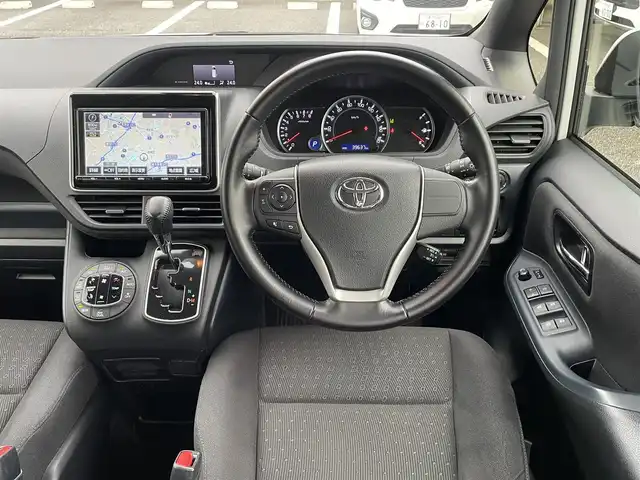 トヨタ ノア G 長崎県 2016(平28)年 4万km ホワイトパールクリスタルシャイン ワンオーナー/登録時３９６３７キロ/純正ナビ/CD/DVD/SD/SDREC/BT/フルセグ/純正１２．１インチフリップダウン/バックカメラ/ETC2.0/両側パワースライドドア/前後ドライブレコーダー/プリクラッシュセーフティ/レーンディパーチャアラート/オートマチックハイビーム/オートライト/オートリトラクタブルミラー/ドアバイザー/リアロールシェード/社外１５インチアルミホイール/新車時保証書/ナビ取扱説明書/スマートキー×２