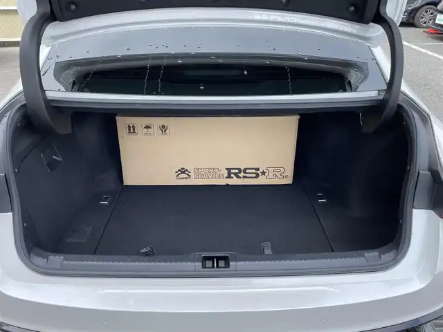 レクサス ＩＳ 300h バージョンL 東京都 2021(令3)年 4.1万km ソニッククォーツ メーカーナビ/全方位カメラ/三眼ヘッドライト/サンルーフ/茶革レザーシート/RSRサスペンション/純正サスペンション積込/モデリスタトランクスポイラー/ETC2.0/ドライブレコーダー前後（TZ-D201）/エアシート/シートヒーター/19インチ純正アルミホイール/LEDヘッドライト/オートライト/オートマチックハイビーム/エアロスタビライジングフィン