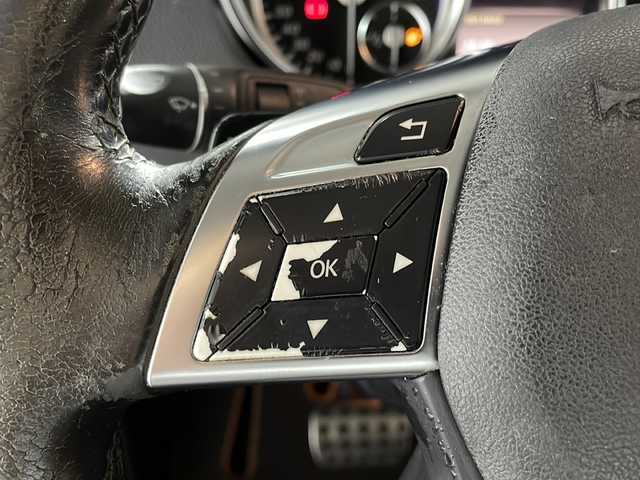 メルセデス・ベンツ ゲレンデヴァーゲン Ｇ５５０ 沖縄県 2014(平26)年 10.5万km 黒 禁煙車/純正ナビ/AM/FM/CD/DVD/フルセグTV/Bluetooth/バックカメラ/衝突軽減ブレーキ/ETC/パワーシート全席/サンルーフ/ドライブレコーダー前方/シートヒーター全席/パドルシフト/ブラインドスポットモニター/ステアリングリモコン/オートライト/純正18インチアルミホイール/LEDヘッドライト/コーナーセンサー前後/純正フロアマット/スペアキー有/取扱説明書/ABS