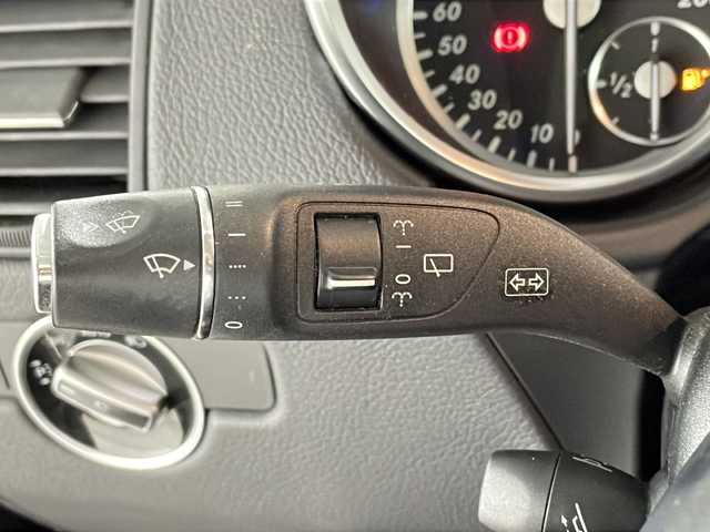 メルセデス・ベンツ ゲレンデヴァーゲン Ｇ５５０ 沖縄県 2014(平26)年 10.5万km 黒 禁煙車/純正ナビ/AM/FM/CD/DVD/フルセグTV/Bluetooth/バックカメラ/衝突軽減ブレーキ/ETC/パワーシート全席/サンルーフ/ドライブレコーダー前方/シートヒーター全席/パドルシフト/ブラインドスポットモニター/ステアリングリモコン/オートライト/純正18インチアルミホイール/LEDヘッドライト/コーナーセンサー前後/純正フロアマット/スペアキー有/取扱説明書/ABS