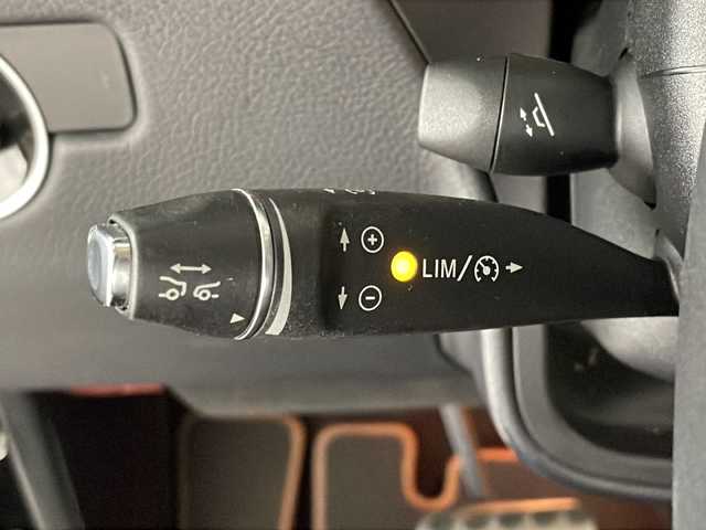 メルセデス・ベンツ ゲレンデヴァーゲン Ｇ５５０ 沖縄県 2014(平26)年 10.5万km 黒 禁煙車/純正ナビ/AM/FM/CD/DVD/フルセグTV/Bluetooth/バックカメラ/衝突軽減ブレーキ/ETC/パワーシート全席/サンルーフ/ドライブレコーダー前方/シートヒーター全席/パドルシフト/ブラインドスポットモニター/ステアリングリモコン/オートライト/純正18インチアルミホイール/LEDヘッドライト/コーナーセンサー前後/純正フロアマット/スペアキー有/取扱説明書/ABS