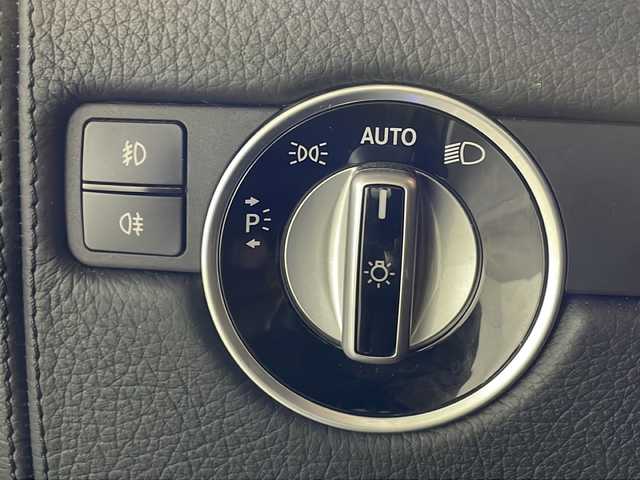 メルセデス・ベンツ ゲレンデヴァーゲン Ｇ５５０ 沖縄県 2014(平26)年 10.5万km 黒 禁煙車/純正ナビ/AM/FM/CD/DVD/フルセグTV/Bluetooth/バックカメラ/衝突軽減ブレーキ/ETC/パワーシート全席/サンルーフ/ドライブレコーダー前方/シートヒーター全席/パドルシフト/ブラインドスポットモニター/ステアリングリモコン/オートライト/純正18インチアルミホイール/LEDヘッドライト/コーナーセンサー前後/純正フロアマット/スペアキー有/取扱説明書/ABS