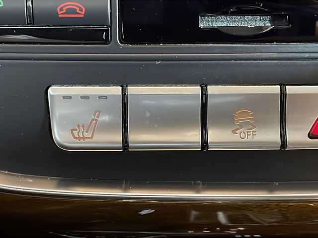 メルセデス・ベンツ ゲレンデヴァーゲン Ｇ５５０ 沖縄県 2014(平26)年 10.5万km 黒 禁煙車/純正ナビ/AM/FM/CD/DVD/フルセグTV/Bluetooth/バックカメラ/衝突軽減ブレーキ/ETC/パワーシート全席/サンルーフ/ドライブレコーダー前方/シートヒーター全席/パドルシフト/ブラインドスポットモニター/ステアリングリモコン/オートライト/純正18インチアルミホイール/LEDヘッドライト/コーナーセンサー前後/純正フロアマット/スペアキー有/取扱説明書/ABS