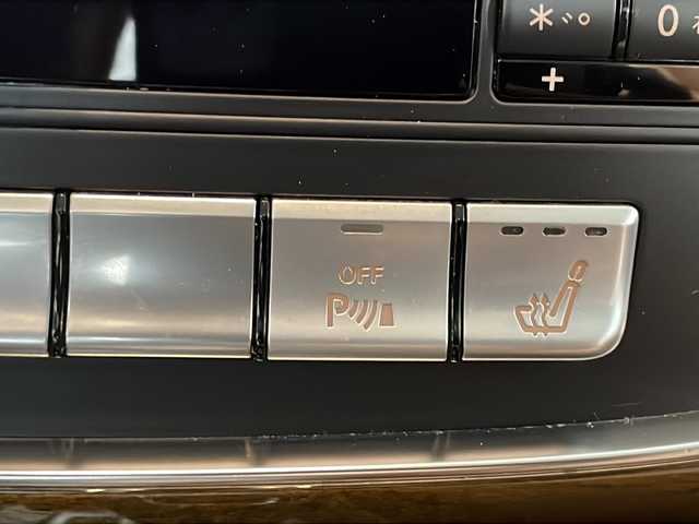 メルセデス・ベンツ ゲレンデヴァーゲン Ｇ５５０ 沖縄県 2014(平26)年 10.5万km 黒 禁煙車/純正ナビ/AM/FM/CD/DVD/フルセグTV/Bluetooth/バックカメラ/衝突軽減ブレーキ/ETC/パワーシート全席/サンルーフ/ドライブレコーダー前方/シートヒーター全席/パドルシフト/ブラインドスポットモニター/ステアリングリモコン/オートライト/純正18インチアルミホイール/LEDヘッドライト/コーナーセンサー前後/純正フロアマット/スペアキー有/取扱説明書/ABS