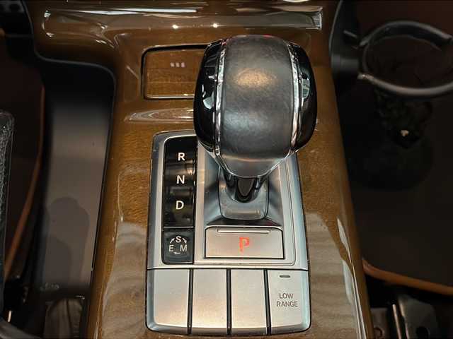 メルセデス・ベンツ ゲレンデヴァーゲン Ｇ５５０ 沖縄県 2014(平26)年 10.5万km 黒 禁煙車/純正ナビ/AM/FM/CD/DVD/フルセグTV/Bluetooth/バックカメラ/衝突軽減ブレーキ/ETC/パワーシート全席/サンルーフ/ドライブレコーダー前方/シートヒーター全席/パドルシフト/ブラインドスポットモニター/ステアリングリモコン/オートライト/純正18インチアルミホイール/LEDヘッドライト/コーナーセンサー前後/純正フロアマット/スペアキー有/取扱説明書/ABS