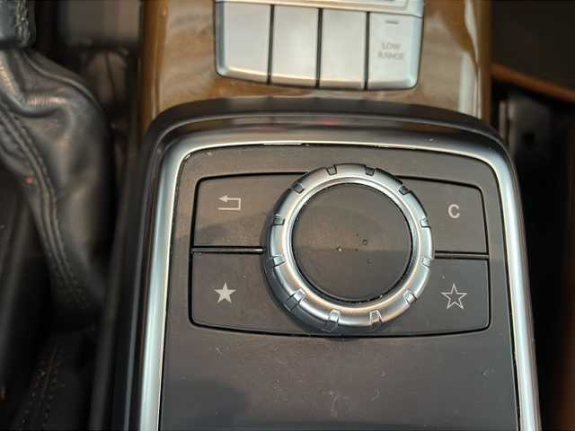 メルセデス・ベンツ ゲレンデヴァーゲン Ｇ５５０ 沖縄県 2014(平26)年 10.5万km 黒 禁煙車/純正ナビ/AM/FM/CD/DVD/フルセグTV/Bluetooth/バックカメラ/衝突軽減ブレーキ/ETC/パワーシート全席/サンルーフ/ドライブレコーダー前方/シートヒーター全席/パドルシフト/ブラインドスポットモニター/ステアリングリモコン/オートライト/純正18インチアルミホイール/LEDヘッドライト/コーナーセンサー前後/純正フロアマット/スペアキー有/取扱説明書/ABS