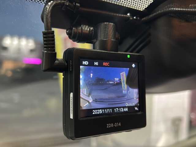 日産 セレナ ハイウェイスターVセレクションⅡ 愛知県 2019(平31)年 3.3万km ダイヤモンドブラック 社外ナビ/フルセグTV・CD・DVD・Bluetooth・SD・HDMI・USB/アラウンドビューモニター/バックカメラ/ハンズフリー両側パワースライドドア/インテリジェントエマージェンシーブレーキ/レーダークルーズコントロール/パーキングアシスト/クリアランスソナー/ビルトインETC/LEDヘッドライト/オートライト/フォグランプ/コムテック製ドライブレコーダー（ZDR-014）/後席USBソケット/シート裏テーブル/スマートキー/プッシュスタート/純正フロアマット/純正ドアバイザー/保証書/整備記録簿/取扱説明書/スペアスマートキー