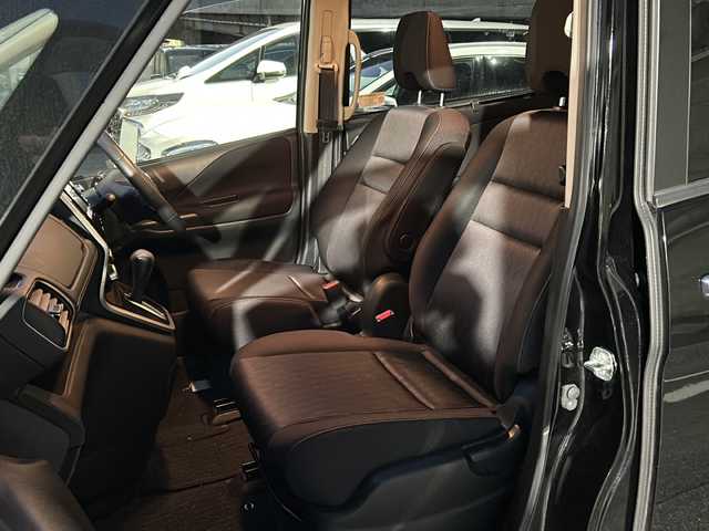 日産 セレナ ハイウェイスターVセレクションⅡ 愛知県 2019(平31)年 3.3万km ダイヤモンドブラック 社外ナビ/フルセグTV・CD・DVD・Bluetooth・SD・HDMI・USB/アラウンドビューモニター/バックカメラ/ハンズフリー両側パワースライドドア/インテリジェントエマージェンシーブレーキ/レーダークルーズコントロール/パーキングアシスト/クリアランスソナー/ビルトインETC/LEDヘッドライト/オートライト/フォグランプ/コムテック製ドライブレコーダー（ZDR-014）/後席USBソケット/シート裏テーブル/スマートキー/プッシュスタート/純正フロアマット/純正ドアバイザー/保証書/整備記録簿/取扱説明書/スペアスマートキー