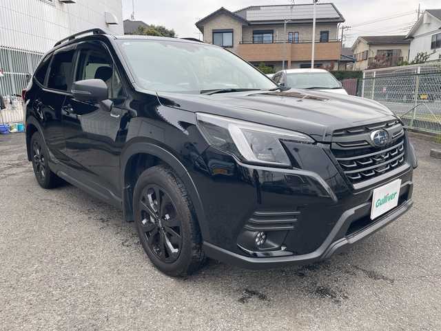 スバル フォレスター ハイブリッド X－エディション 神奈川県 2024(令6)年 1万km クリスタルブラックシリカ ワンオーナー/ドライバーモニタリングシステム/アイサイトX/レーダークルーズコントロール/レーンキープアシスト/ブラインドスポットミラー/純正DIATONE SOUNDナビ/フルセグTV/フロント＋サイド＋バックカメラ/純正ナビ連携前後ドライブレコーダー/パワーバックドア/前席パワーシート/全席シートーヒーター/革巻きステアリング/ステアリングヒーター/パドルシフト/ビルトインETC/純正ドアバイザー/社外フロアマット/荷室トレイマット/カーゴアッパーフック/スマートキー　2本/プッシュスタート/保証書/取扱説明書